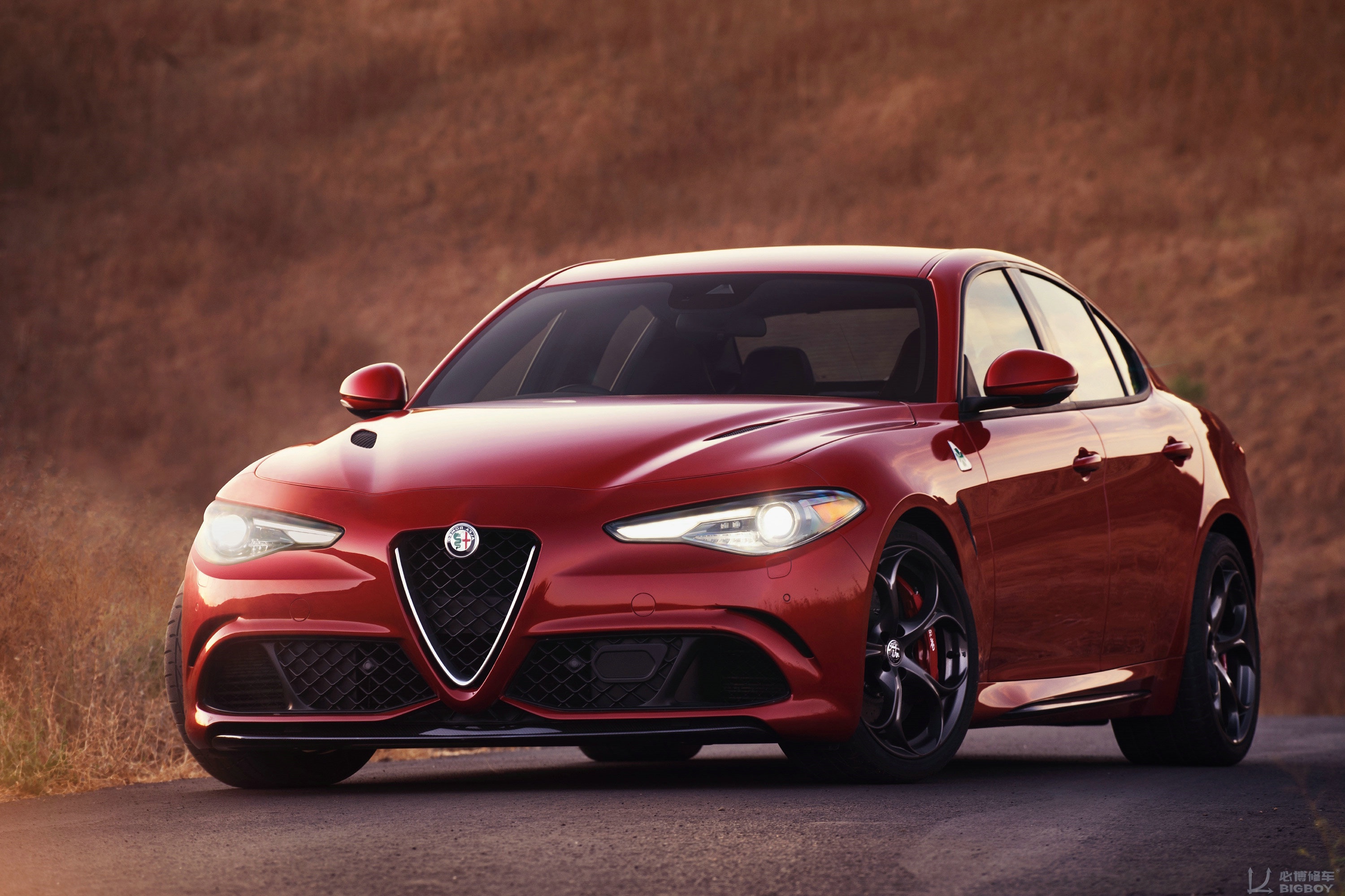 2016-Alfa-Romeo-Giulia-V11-2000